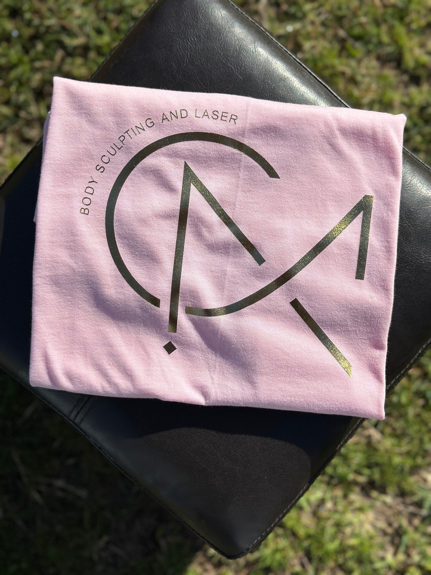 Camiseta personalizada con tu propia marca, camiseta personalizada, camiseta personalizada con tu marca, camiseta unisex, logo dorado metalizado, vinilo, marca propia